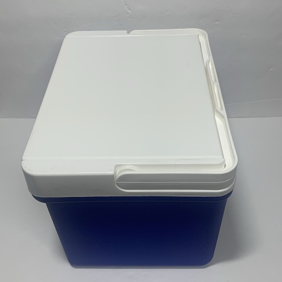 Igloo 9 Qt Insulated Cooler Blue NWT - Picture 3 of 11